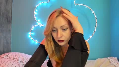 YourVenus00 -Follow my OF online show from February 2, 2025, 9:02 pm