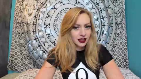 YourVenus00 -Follow my OF online show from December 3, 2025, 7:23 pm