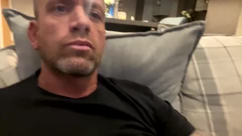 Snapshot of youwantus69 chatting on December 8, 2024, 1:46 am You want us 69 online show from December 8, 2024, 1:46 am