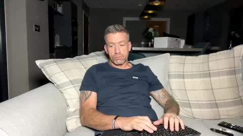 Snapshot of youwantus69 chatting on January 27, 2025, 5:36 am You want us 69 online show from January 27, 2025, 5:36 am