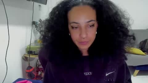 elizabeth  ju   online show from May 25, 2026, 1:22 am