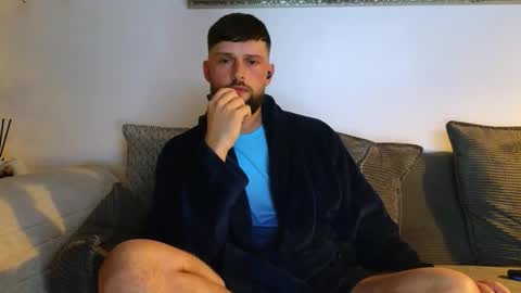 youzername2 online show from November 23, 2025, 3:17 am