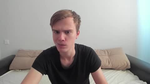 Snapshot of yueslang chatting on October 4, 2025, 10:24 am Yue Lang and Samm online show from October 4, 2025, 10:24 am