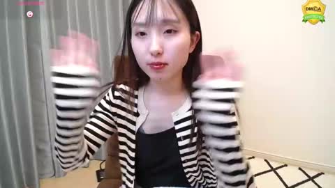 yui_x online show from March 6, 2025, 11:25 am