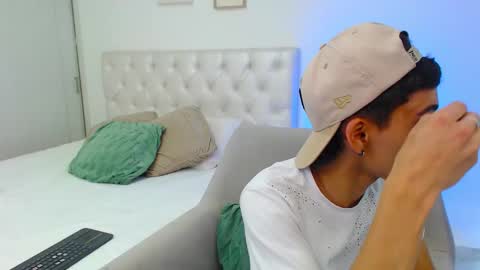 yulian_vasquez online show from February 23, 2026, 7:11 pm