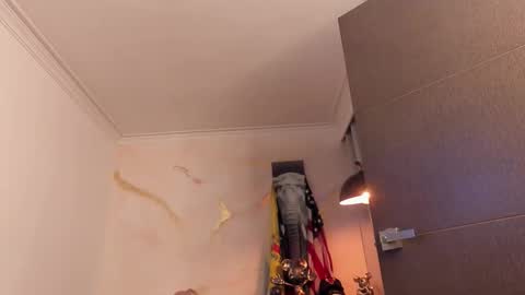 yulian 2811 online show from February 5, 2026, 2:27 am