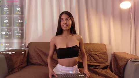 Snapshot of yuliethpetite chatting on October 25, 2025, 11:29 am yuliethpetite online show from October 25, 2025, 11:29 am
