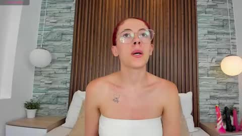 Snapshot of yulievans chatting on October 3, 2025, 1:30 pm yulievans online show from October 3, 2025, 1:30 pm