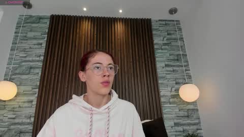 Snapshot of yulievans chatting on October 15, 2025, 1:33 pm yulievans online show from October 15, 2025, 1:33 pm