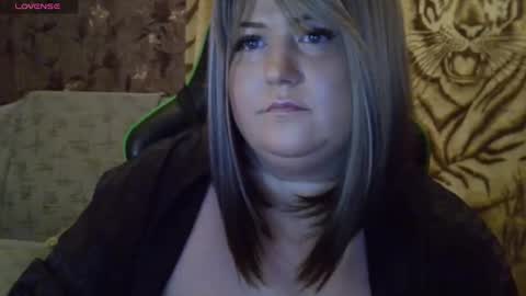 yuliiared online show from December 4, 2025, 8:17 pm