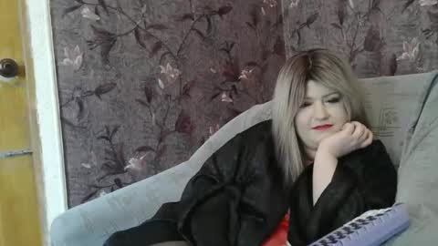 yuliiared online show from May 1, 2026, 12:54 pm