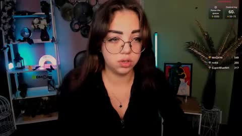 yume_sakura_ online show from December 2, 2025, 6:52 am