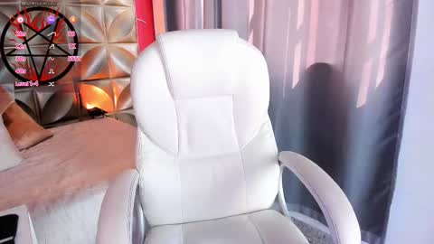 Snapshot of yumeko_jabami chatting on October 6, 2025, 1:52 pm YUMEKO online show from October 6, 2025, 1:52 pm