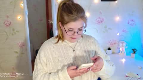Snapshot of yumm_lolly chatting on November 2, 2025, 5:04 pm Polly online show from November 2, 2025, 5:04 pm
