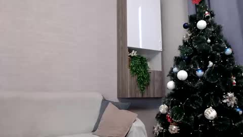 Snapshot of yummy_blonde chatting on December 22, 2024, 12:16 pm you babe online show from December 22, 2024, 12:16 pm