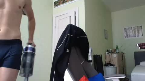 Snapshot of yummyalexxx chatting on December 17, 2024, 5:40 am Alex online show from December 17, 2024, 5:40 am