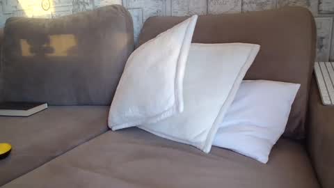 Snapshot of yummyalexxx chatting on January 22, 2025, 5:05 am Alex online show from January 22, 2025, 5:05 am