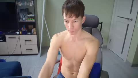 Snapshot of yummyalexxx chatting on February 16, 2025, 7:37 am Alex online show from February 16, 2025, 7:37 am