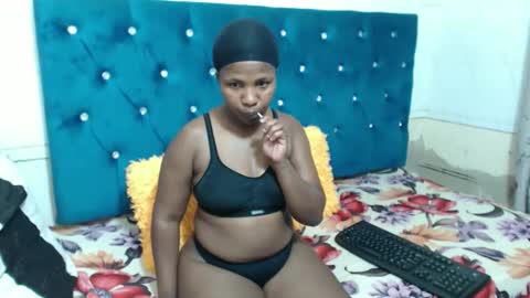 yummybumz online show from November 1, 2025, 8:00 pm