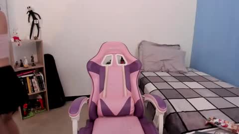 Yuna online show from December 22, 2024, 4:27 pm