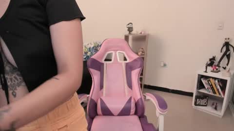 Yuna online show from February 5, 2025, 12:27 pm