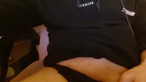 Snapshot of yunaventi chatting on October 30, 2025, 2:02 am FemboyVenti online show from October 30, 2025, 2:02 am