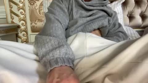 Snapshot of yungbull06 chatting on December 24, 2024, 7:44 pm Yung Bull online show from December 24, 2024, 7:44 pm