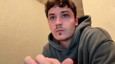 yungstudbev online show from October 4, 2025, 1:36 am