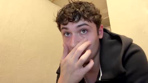 yungstudbev online show from October 12, 2025, 1:15 am