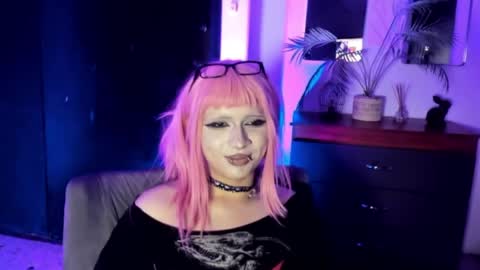 Snapshot of yuri_kay chatting on June 9, 2026, 12:11 am Yuri Kay online show from June 9, 2026, 12:11 am