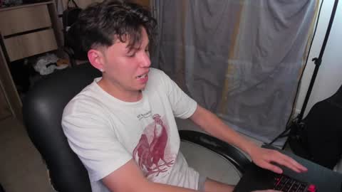 Snapshot of yurii_moody chatting on December 7, 2024, 2:53 am yurii_moody online show from December 7, 2024, 2:53 am