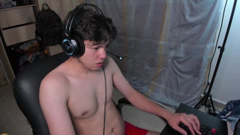 Snapshot of yurii_moody chatting on December 13, 2024, 4:22 am yurii_moody online show from December 13, 2024, 4:22 am