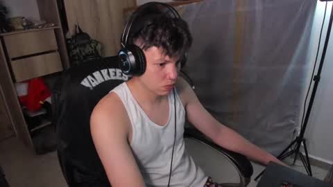 Snapshot of yurii_moody chatting on February 23, 2025, 12:30 am yurii_moody online show from February 23, 2025, 12:30 am