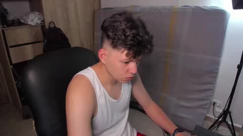 Snapshot of yurii_moody chatting on February 24, 2025, 1:35 am yurii_moody online show from February 24, 2025, 1:35 am