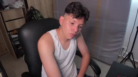 Snapshot of yurii_moody chatting on February 25, 2025, 2:36 am yurii_moody online show from February 25, 2025, 2:36 am