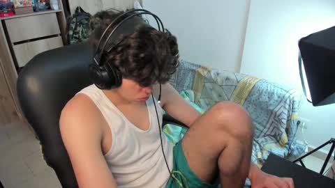 Snapshot of yurii_moody chatting on October 20, 2025, 5:57 pm yurii_moody online show from October 20, 2025, 5:57 pm