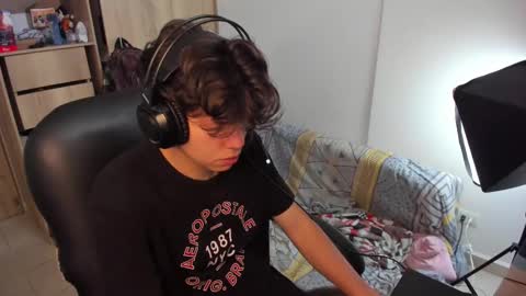 Snapshot of yurii_moody chatting on October 31, 2025, 3:13 pm yurii_moody online show from October 31, 2025, 3:13 pm