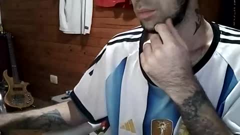 Yuumi online show from April 14, 2026, 1:00 am