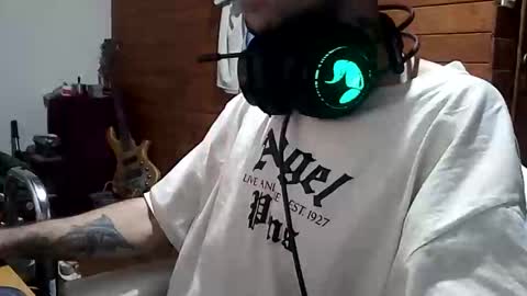 Yuumi online show from April 25, 2026, 6:05 am