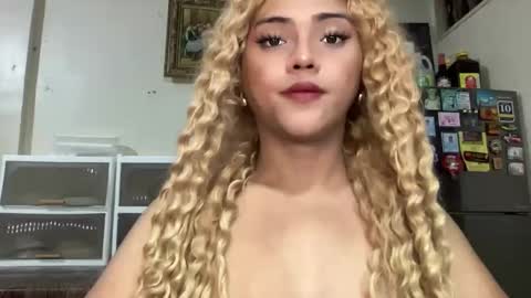 Snapshot of yvonne_guidotti chatting on October 21, 2025, 4:51 pm Miss Cali online show from October 21, 2025, 4:51 pm