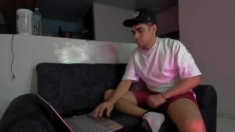 Snapshot of zac_joness chatting on January 26, 2025, 6:07 am zac online show from January 26, 2025, 6:07 am