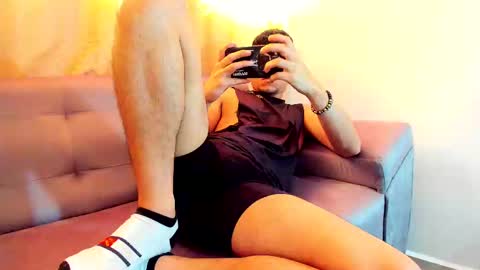 Snapshot of zac_joness chatting on February 28, 2025, 1:58 pm zac online show from February 28, 2025, 1:58 pm