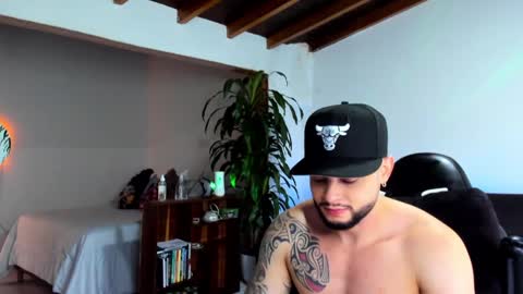 Zac  Jhordan online show from January 17, 2025, 2:07 pm