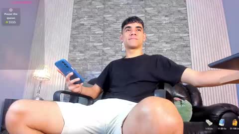 zack_joness10 online show from December 14, 2025, 3:12 am