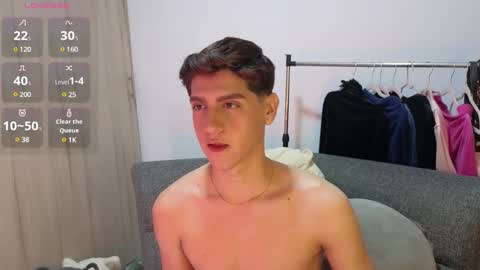 Snapshot of zackary_025 chatting on December 9, 2024, 5:51 am Zack online show from December 9, 2024, 5:51 am