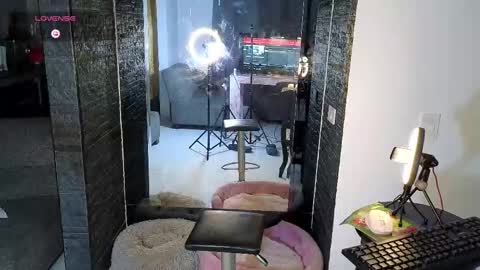 Snapshot of zackary_025 chatting on October 17, 2025, 1:09 am Zack online show from October 17, 2025, 1:09 am