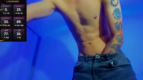 Snapshot of zackcum_ chatting on February 19, 2025, 4:55 am for you Zack online show from February 19, 2025, 4:55 am