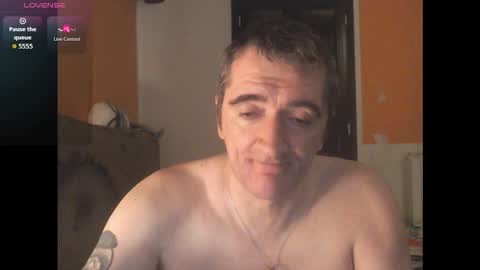 Snapshot of zackhot31 chatting on October 19, 2025, 5:57 pm Ivan online show from October 19, 2025, 5:57 pm