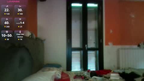 Snapshot of zackhot31 chatting on October 21, 2025, 9:43 am Ivan online show from October 21, 2025, 9:43 am