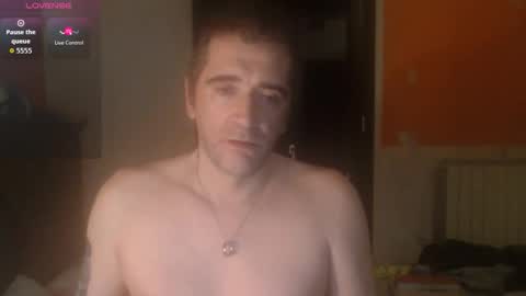 Snapshot of zackhot31 chatting on October 21, 2025, 10:54 pm Ivan online show from October 21, 2025, 10:54 pm